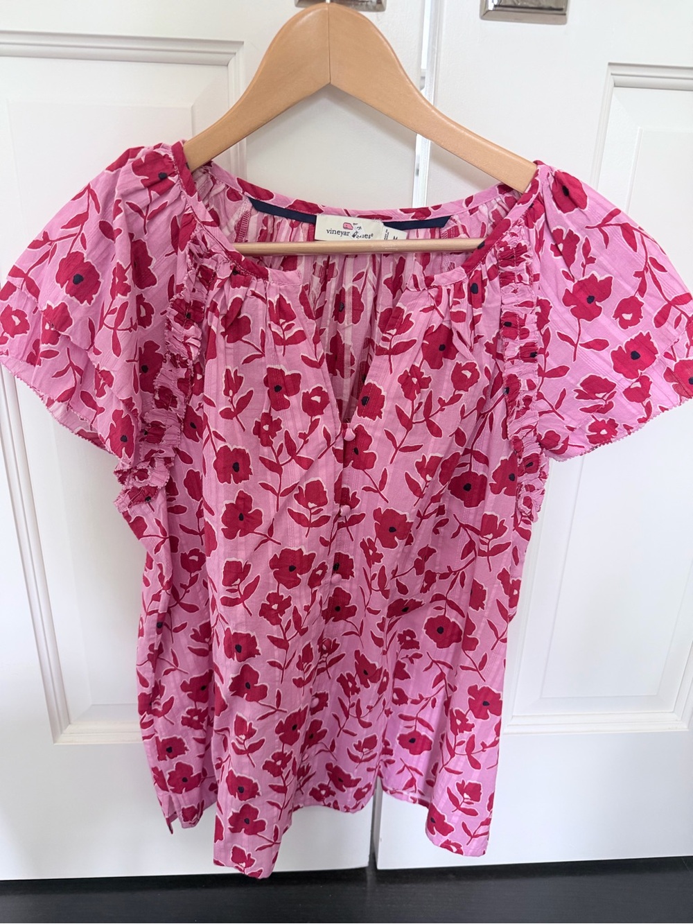 Vineyard Vines Women’s Floral Blouse – Size Medium